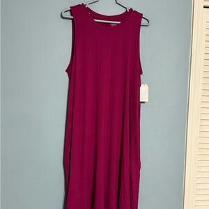 SELLING TIME & TRU DRESS SIZE LARGE SLEEVELESS NWT COLOR BURGUNDY
